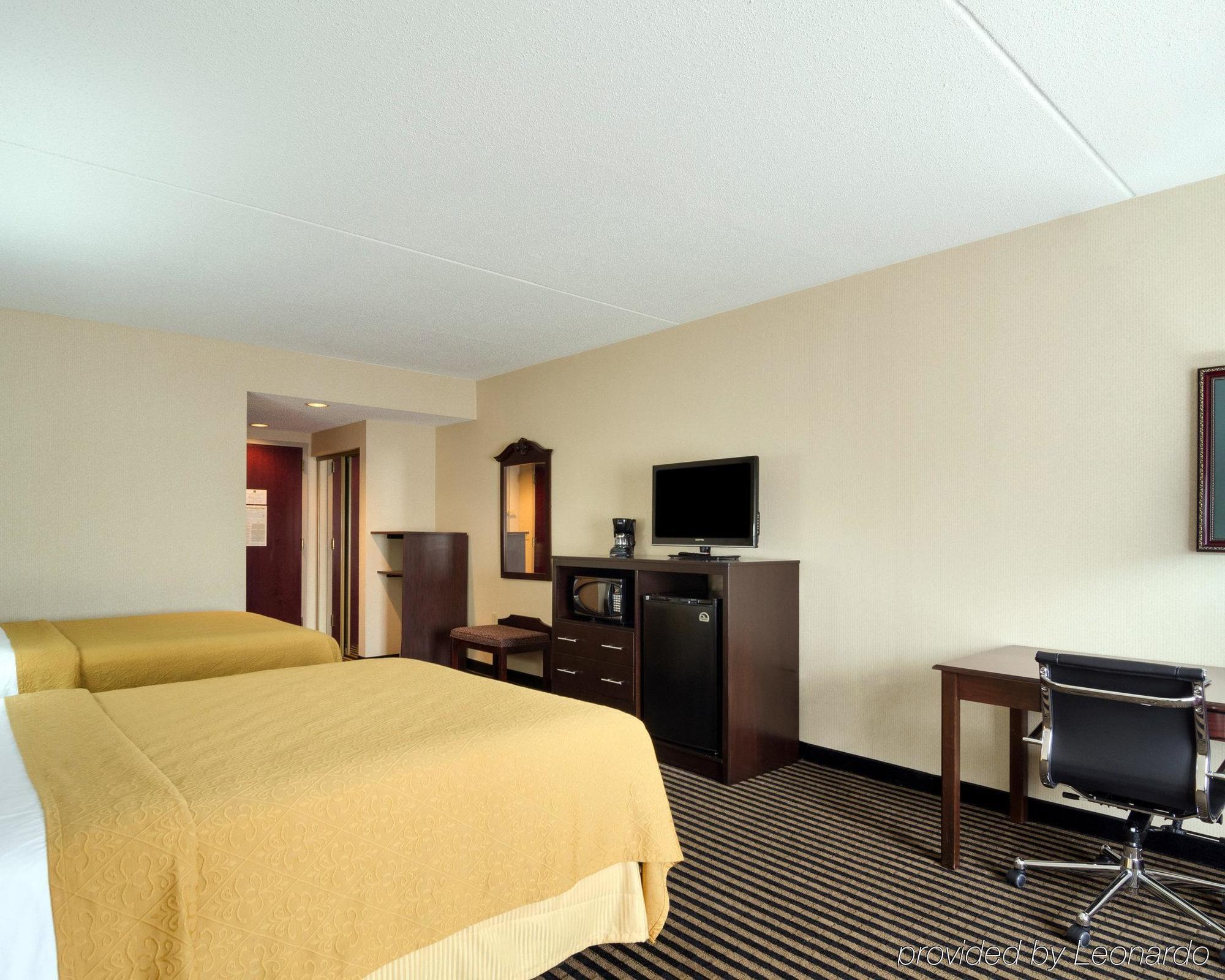 Quality Inn & Suites Abingdon Exterior photo