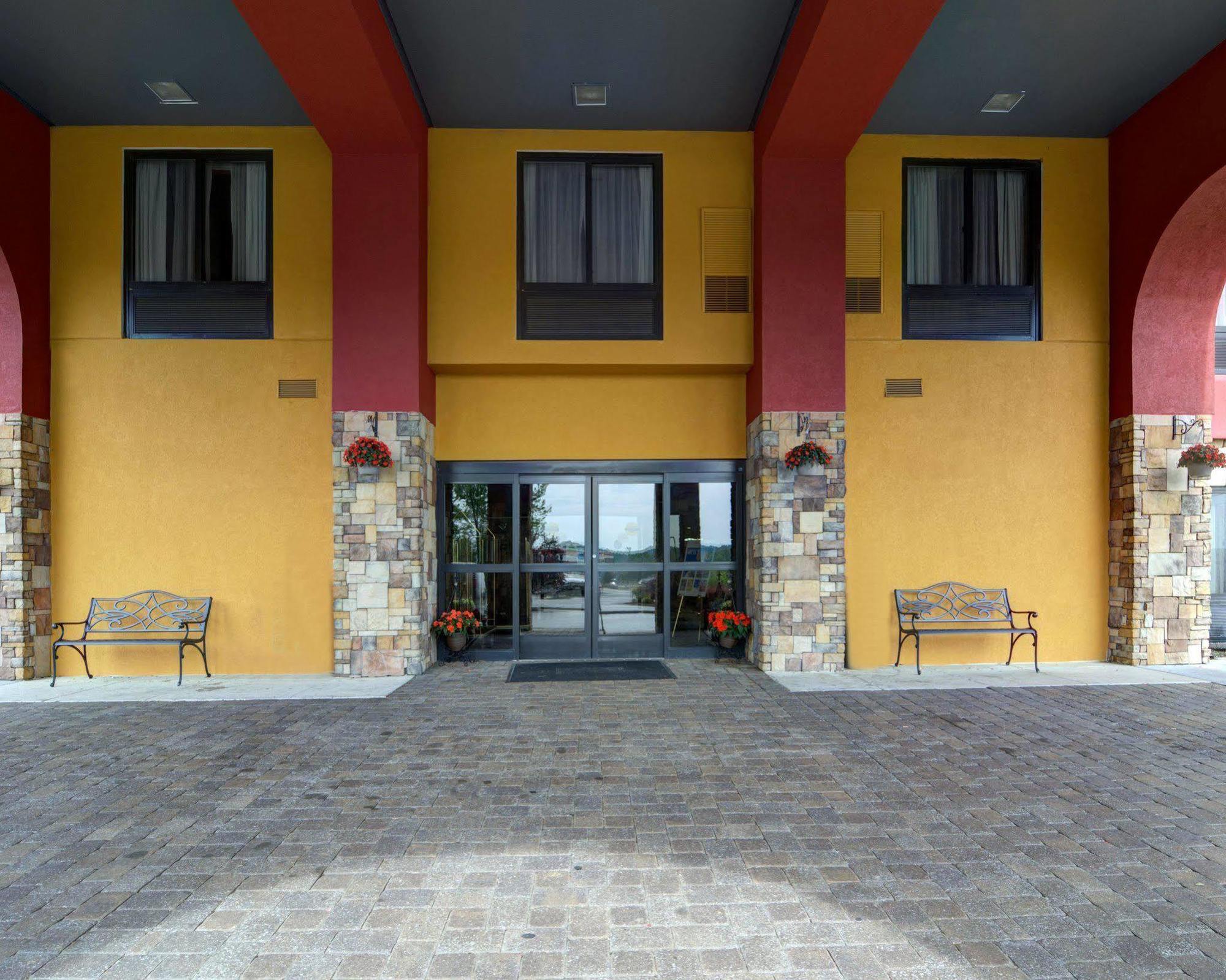 Quality Inn & Suites Abingdon Exterior photo